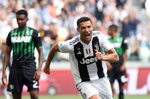 Khoảnh khắc ấn tượng khi C.Ronaldo ghi bàn cho Juventus nhung khoanh khac sung suong tot do cua cronaldo khi ghi ban dau tien cho juventus