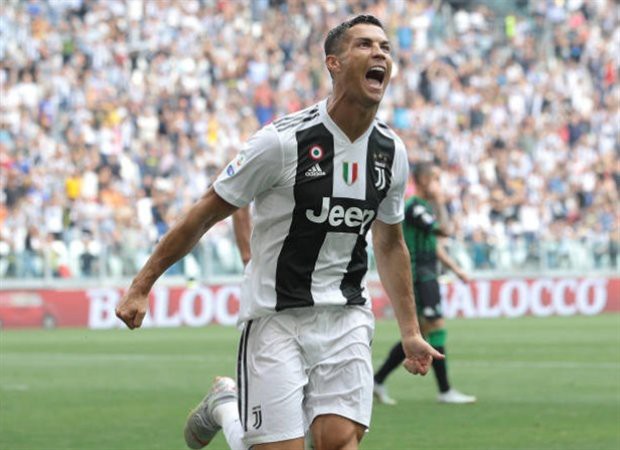 Khoảnh khắc ấn tượng khi C.Ronaldo ghi bàn cho Juventus nhung khoanh khac sung suong tot do cua cronaldo khi ghi ban dau tien cho juventus
