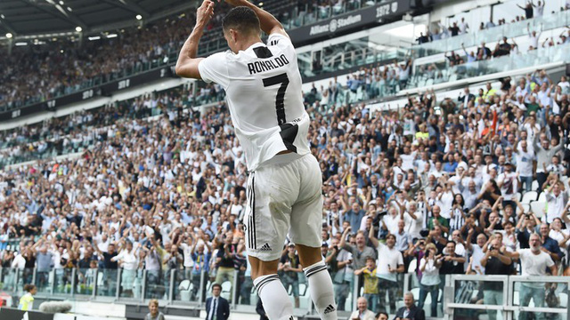 Khoảnh khắc ấn tượng khi C.Ronaldo ghi bàn cho Juventus nhung khoanh khac sung suong tot do cua cronaldo khi ghi ban dau tien cho juventus