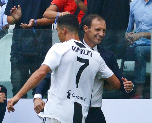 Khoảnh khắc ấn tượng khi C.Ronaldo ghi bàn cho Juventus nhung khoanh khac sung suong tot do cua cronaldo khi ghi ban dau tien cho juventus