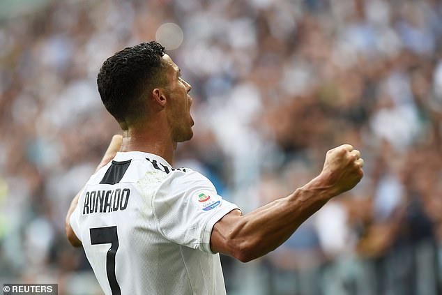Khoảnh khắc ấn tượng khi C.Ronaldo ghi bàn cho Juventus nhung khoanh khac sung suong tot do cua cronaldo khi ghi ban dau tien cho juventus