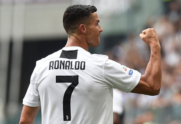 Khoảnh khắc ấn tượng khi C.Ronaldo ghi bàn cho Juventus nhung khoanh khac sung suong tot do cua cronaldo khi ghi ban dau tien cho juventus