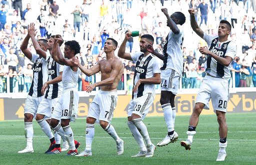 Khoảnh khắc ấn tượng khi C.Ronaldo ghi bàn cho Juventus nhung khoanh khac sung suong tot do cua cronaldo khi ghi ban dau tien cho juventus