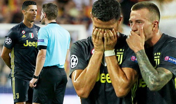 cronaldo nhan the do sai mot ly di mot dam