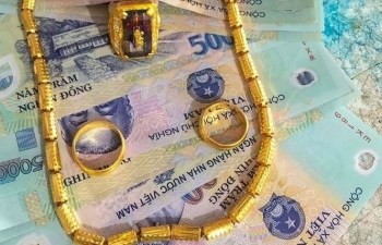 Một tuần báo chí nếm hai quả đắng: Trả vàng cho người đánh rơi là...bịa, người đẹp quy y giật chồng