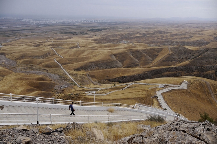 Đặc sắc Turkmenistan dac sac turkmenistan