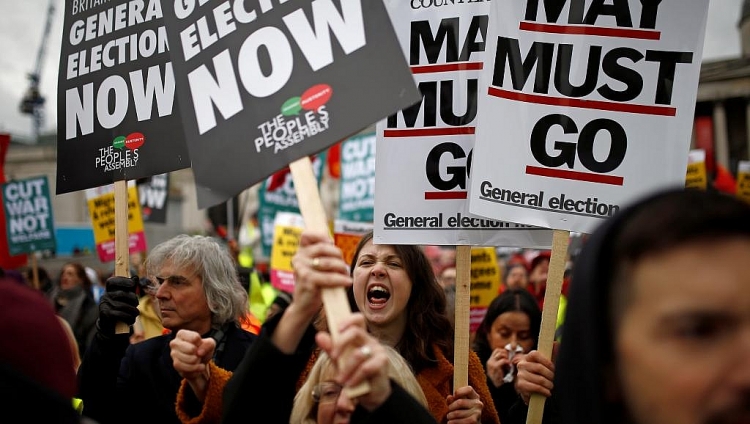 nuoc anh roi vao khung hoang chinh tri tram trong nhat
