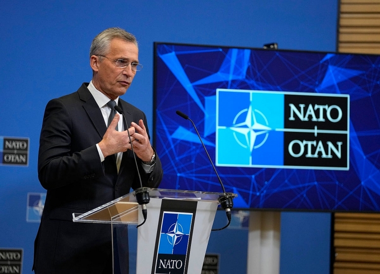 Đâu là lựa chọn của NATO?