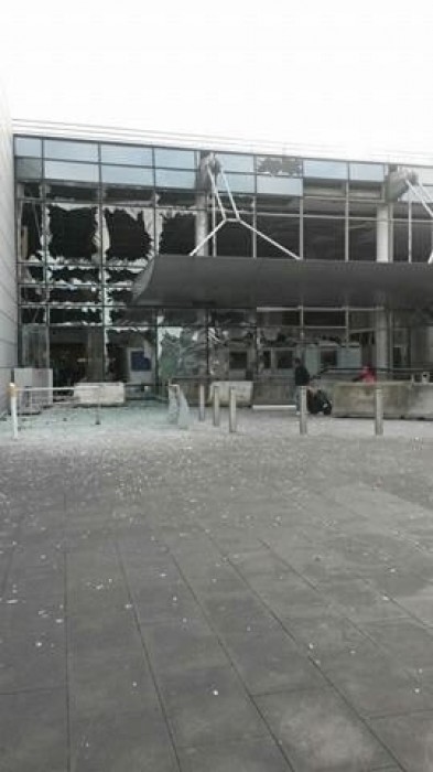 hien truong vu danh bom kep o san bay bruxelles