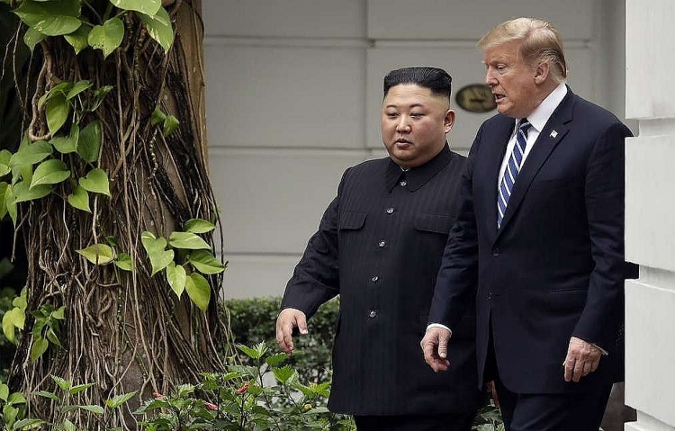 d trump de nghi kim jong un chuyen giao vu khi hat nhan cho my