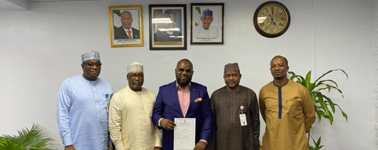 Nigeria xây dựng cơ sở hóa lỏng khí tự nhiên nổi đầu tiên