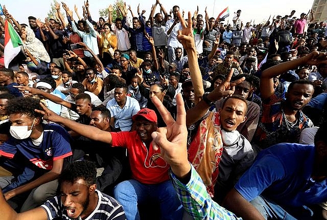 mua xuan arap hoi sinh tai sudan va algeria