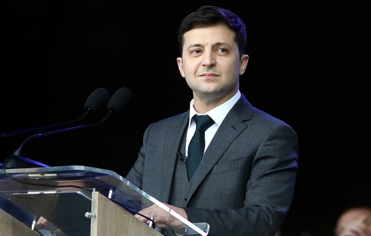 zelensky suyt bi tuoc tu cach ung cu vien tong thong ukraine