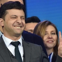 nga hy vong cai thien quan he voi ukraine khi dien vien hai thang cu tong thong