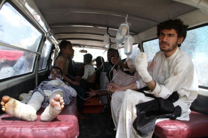 xe cho dau dau dau xe khach tai afghanistan hon 120 nguoi thuong vong