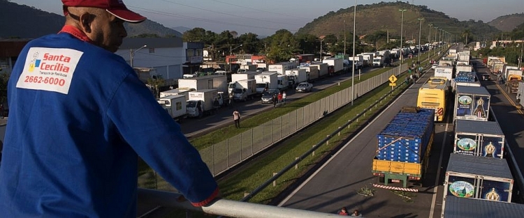 Công đoàn dầu khí Brazil kêu gọi tổng đình công cong doan dau khi brazil keu goi tong dinh cong