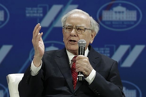 ti phu warren buffett dau tu 10 ty do la vao cong ty dau khi occidental petroleum