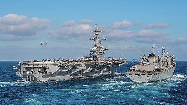 iran coi tau san bay my chi la muc tieu di dong