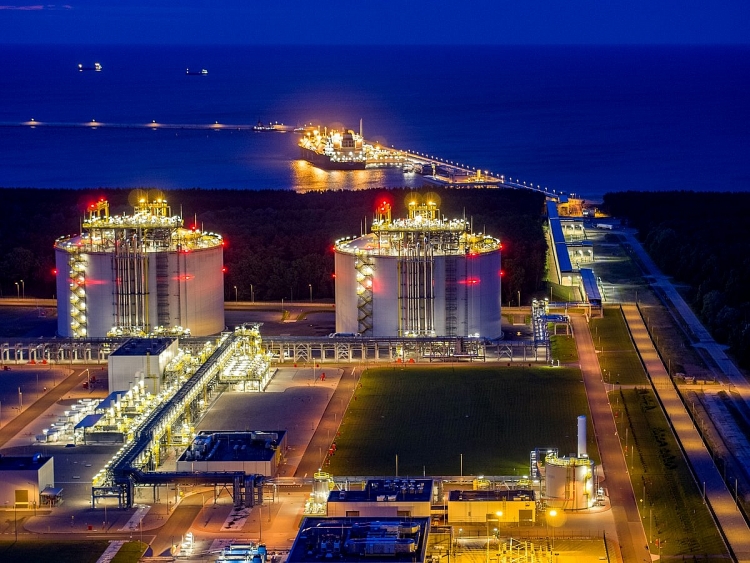 ba lan ky thoa thuan mo rong tram tiep nhan lng winouj cie