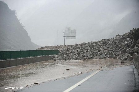 Kéo thả ảnh vào nội dung biên tập