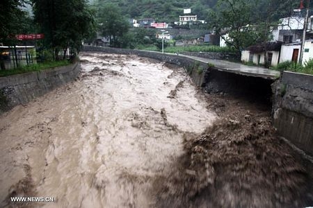 Kéo thả ảnh vào nội dung biên tập