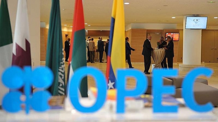 Đằng sau căng thẳng giữa UAE và Arab Saudi trong liên minh OPEC+