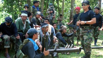 Phiến quân Philippines chặt đầu con tin 18 tuổi