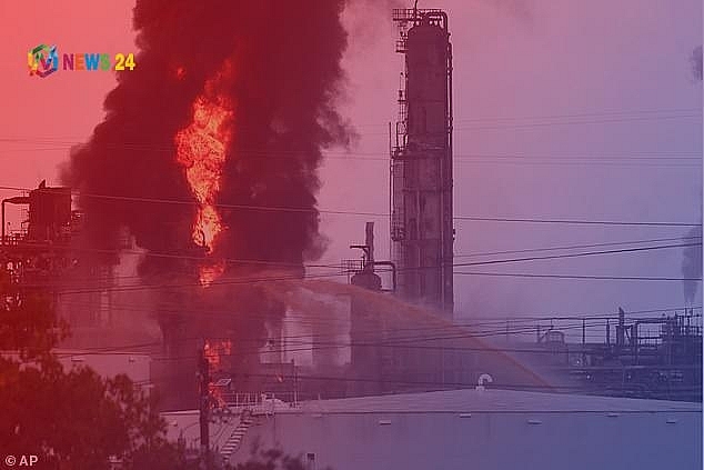 chay lon tai nha may loc dau 100 tuoi cua exxon mobil o texas