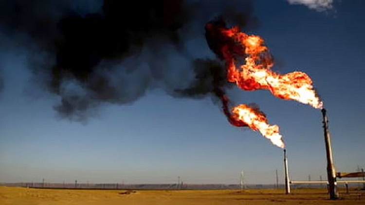 Nigeria: Trừng phạt nghiêm việc đốt bỏ khí đồng hành có hệ thống Nigeria: Trừng phạt nghiêm việc đốt bỏ khí đồng hành có hệ thống