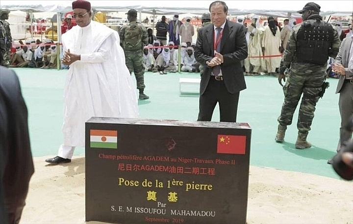 nigeria va trung quoc xay dung 2000 km duong ong dan dau