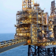 Shell và Exxon rút khỏi các dự án cũ ở Biển Bắc Shell và Exxon rút khỏi các dự án cũ ở Biển Bắc