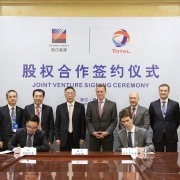 Total lập liên doanh với một công ty Trung Quốc về nhiên liệu hàng hải