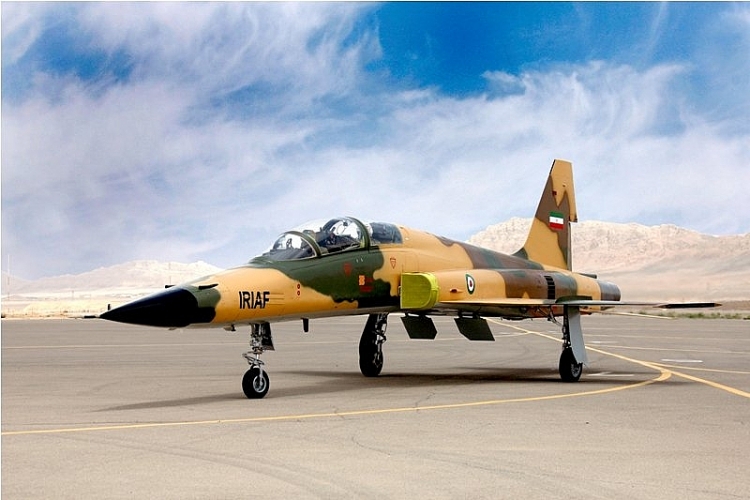 may bay tiem kich kowsar cua iran giong f 5f tiger ii cua my