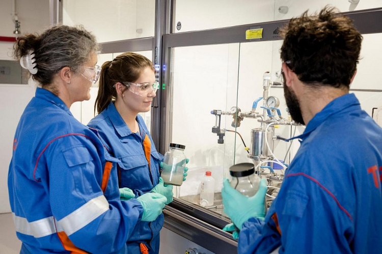 Total xem xét cắt giảm 700 việc làm Total xem xét cắt giảm 700 việc làm