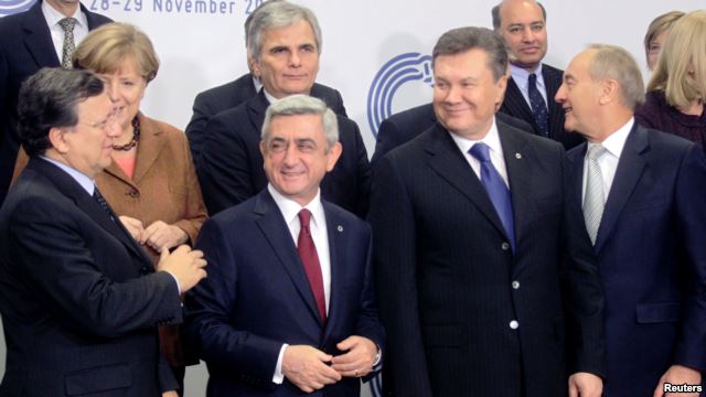 Kéo thả ảnh vào nội dung biên tập