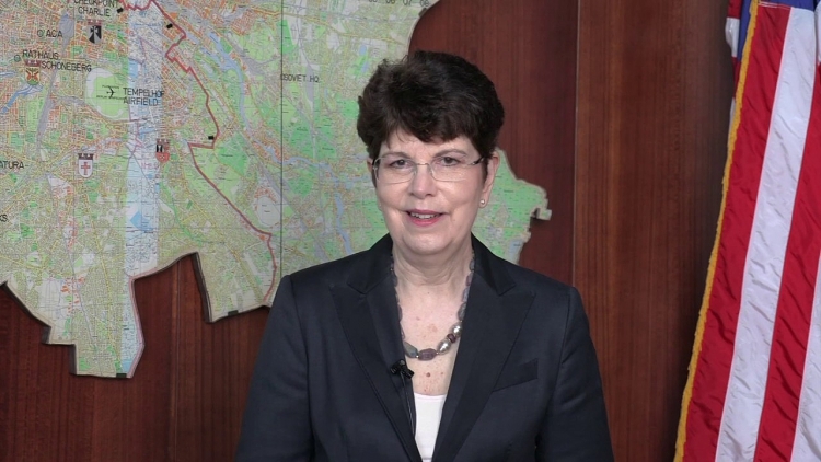 Mỹ yêu cầu châu Âu 