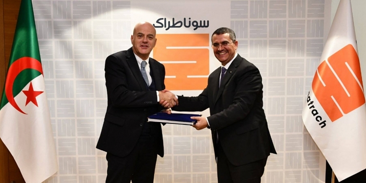 Algeria: Hợp đồng phân chia sản phẩm dầu mỏ đầu tiên sau khi luật dầu khí mới được ban hành Algeria: Hợp đồng phân chia sản phẩm dầu mỏ đầu tiên sau khi luật dầu khí mới được ban hành