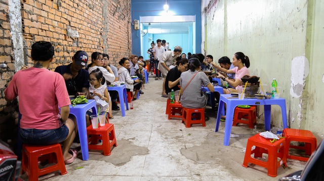 Mẹ già 70 tuổi và câu chuyện nồi lẩu gánh 3 thế hệ - 8