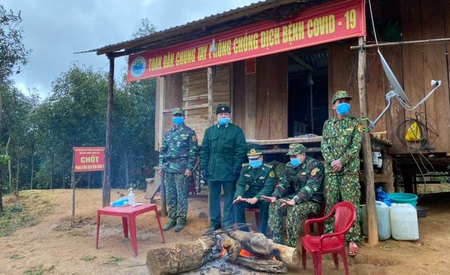 Dầm mình trong giá rét âm độ, lính biên phòng 