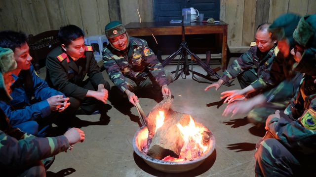Dầm mình trong giá rét âm độ, lính biên phòng xuân này con không về - 6
