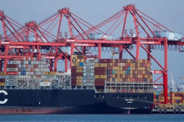 WB dự báo, nền kinh tế toàn cầu sẽ tăng trưởng 4% vào năm 2021, giả sử việc triển khai vắc xin COVID-19 ban đầu trở nên phổ biến trong cả năm.