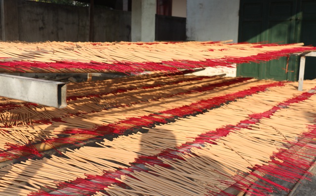 Làng hương Báo Ân tất bật vào vụ Tết