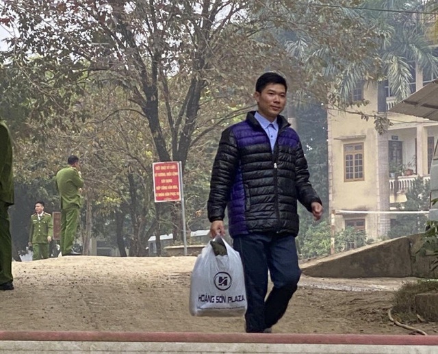 Được ân xá ra tù, cựu bác sĩ Hoàng Công Lương có được trở lại với nghề? - 1