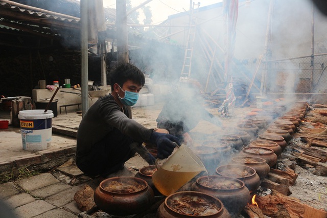 Chạy đua với Tết, người kho cá thuê làng Vũ Đại kiếm tiền triệu mỗi ngày - 3