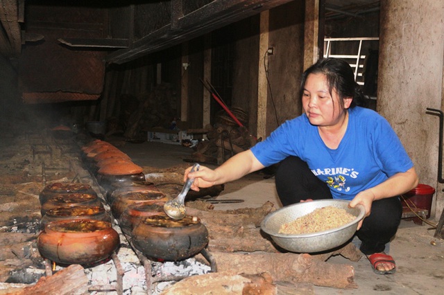 Chạy đua với Tết, người kho cá thuê làng Vũ Đại kiếm tiền triệu mỗi ngày - 4
