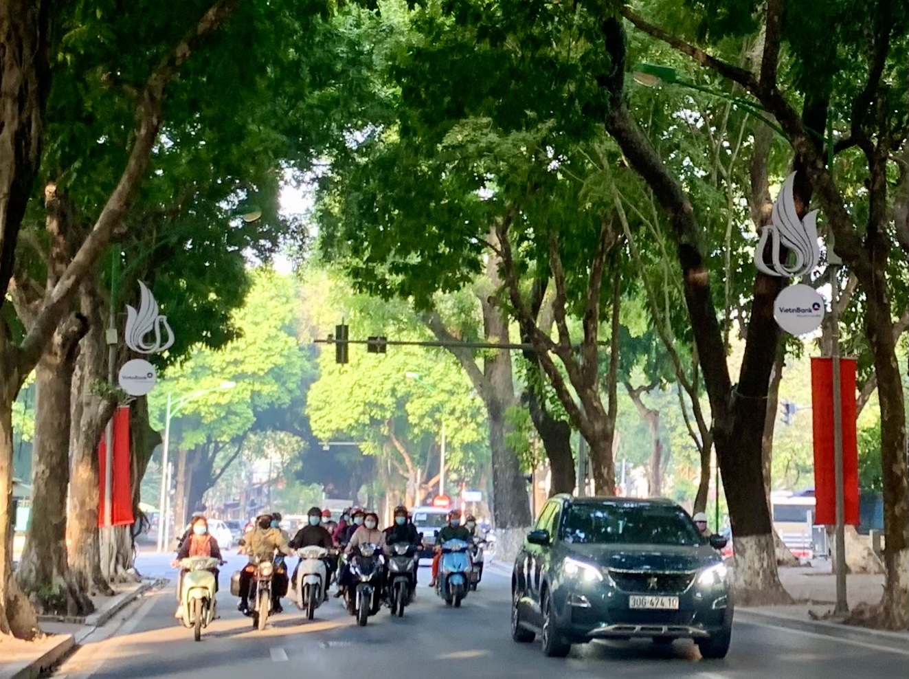 Bắc Bộ mưa vài nơi, trưa chiều hửng nắng