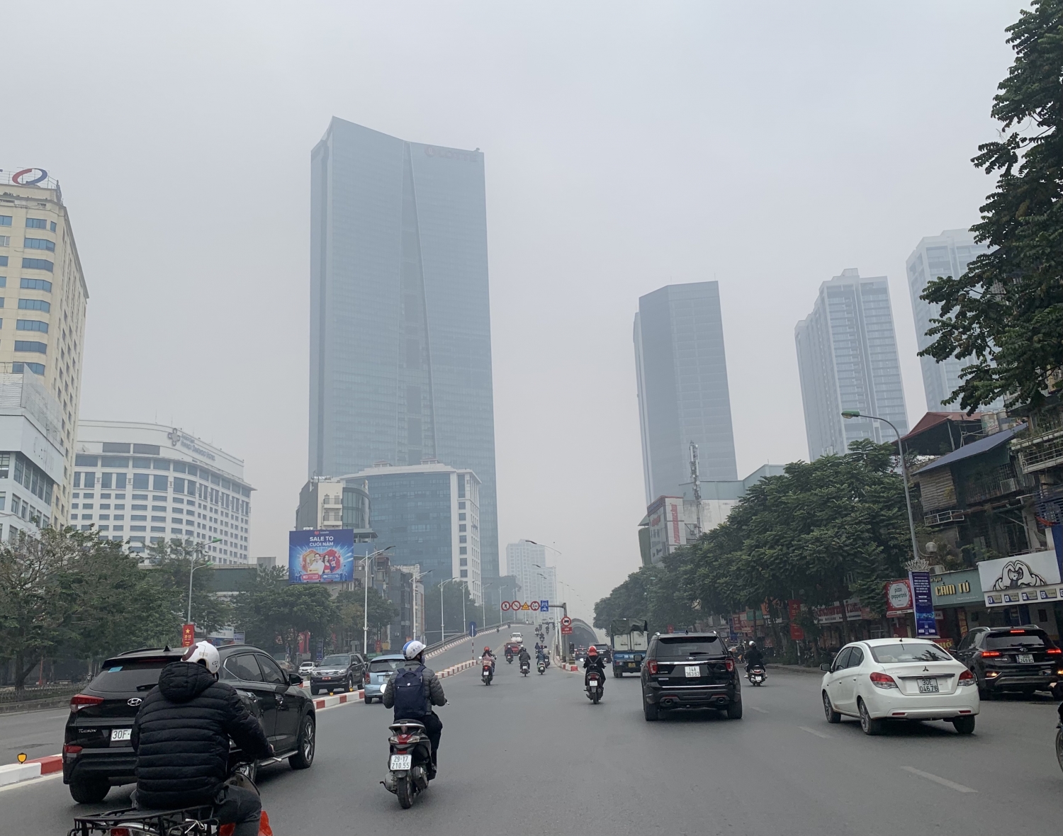 Bắc Bộ mưa vài nơi, Trung Bộ mưa rải rác