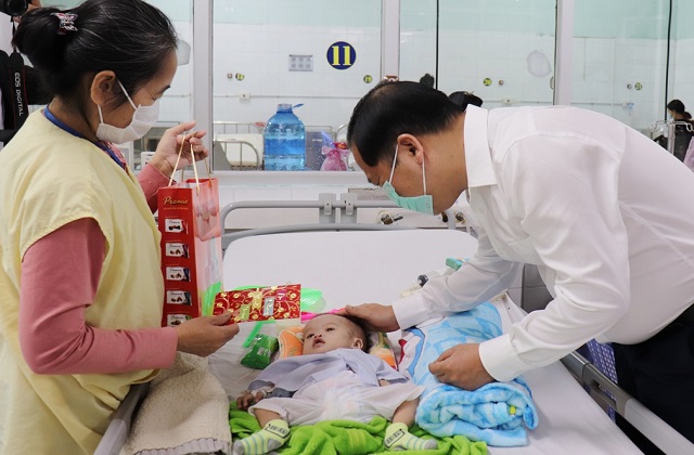 Bác sĩ xác định không nghỉ Tết - 2