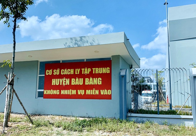 Nhịp sống ngày Tết trong khu cách ly lớn nhất Bình Dương - 1