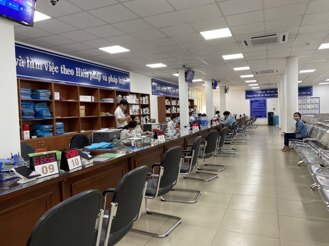 TPHCM an nhàn ngày làm việc đầu năm Tân Sửu - 4